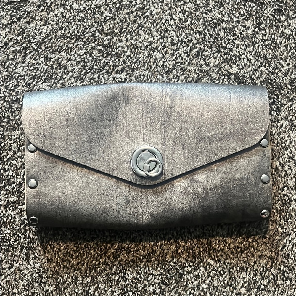 Silver Clutch